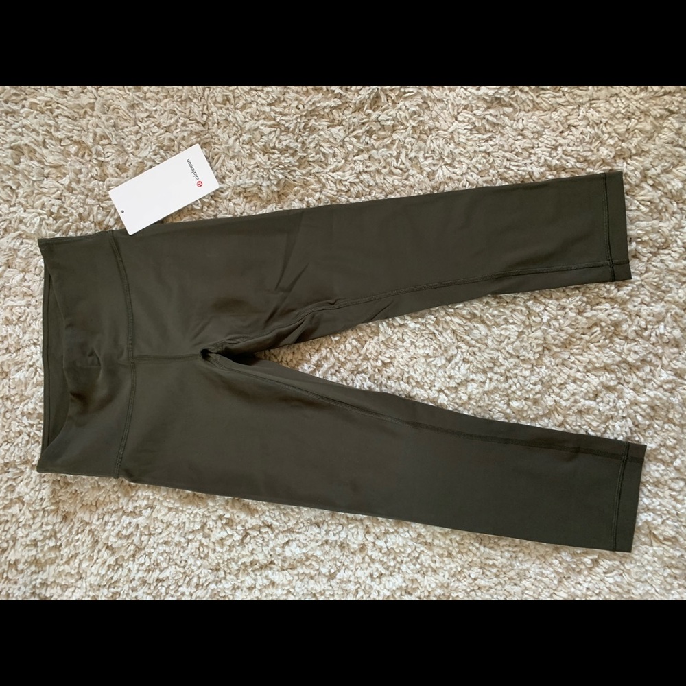 NWT Lululemon Green leggings size 4